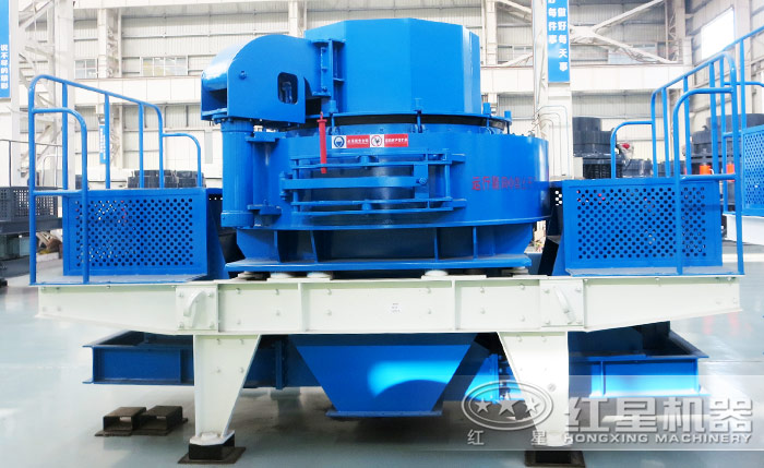 制砂機(jī)廠家車(chē)間里的制砂機(jī)