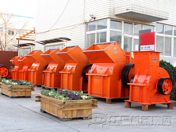常見(jiàn)的錘式破碎機(jī)設(shè)備